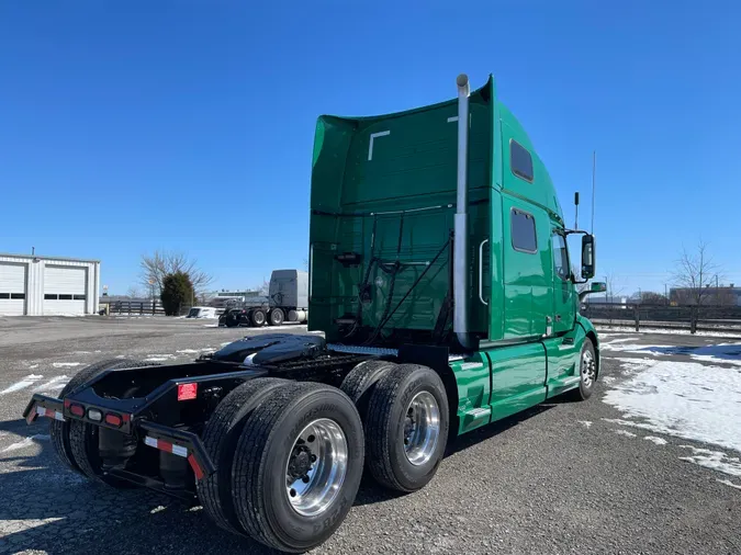 2020 VOLVO VNL64T860