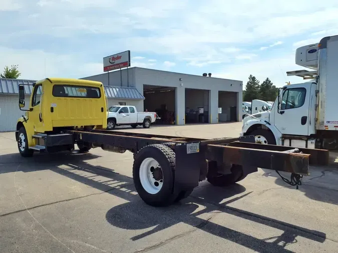 2016 FREIGHTLINER M2 106