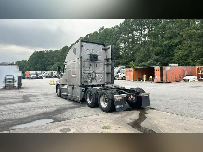 2021 Freightliner Cascadia 126