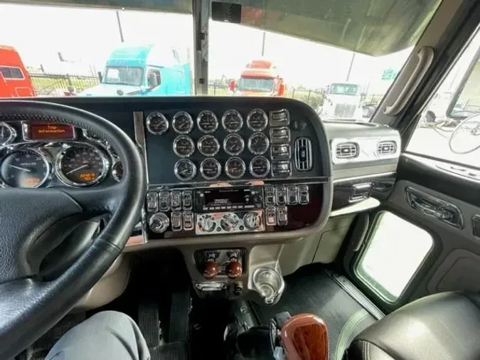 2022 Peterbilt 389