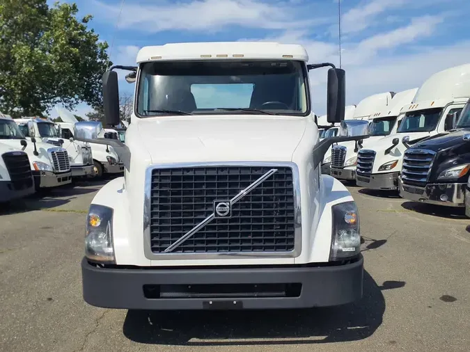 2018 VOLVO VNL64TRACTOR