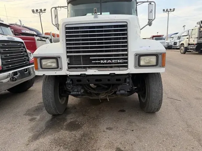 2005 MACK CH613