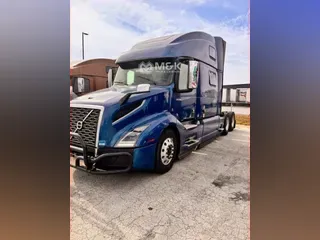 2022 VOLVO VNL64T860