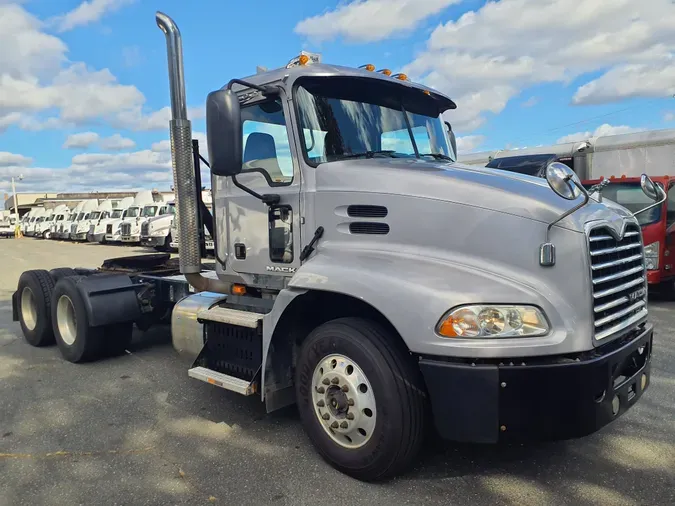 2017 MACK TRUCKS, INC. CXU600