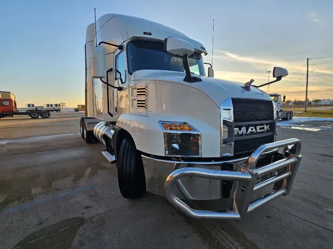 2021 MACK ANTHEM AN64T