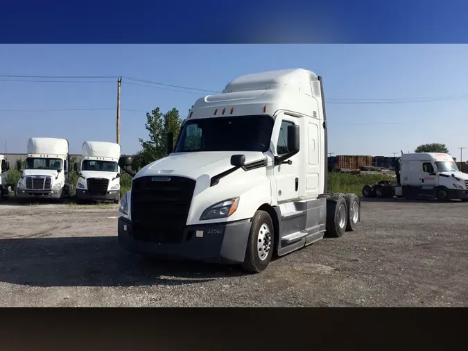 2021 Freightliner Cascadia 126