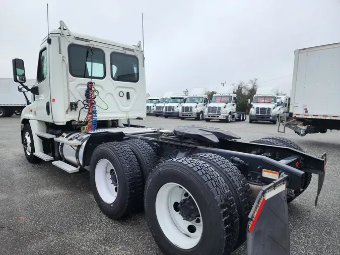 2018 FREIGHTLINER/MERCEDES CASCADIA 125