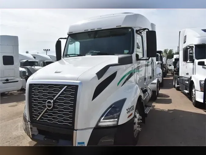 2019 VOLVO VNL64T740