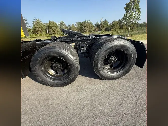 2023 PETERBILT 579