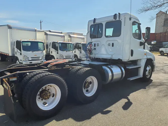 2018 FREIGHTLINER/MERCEDES CASCADIA 125