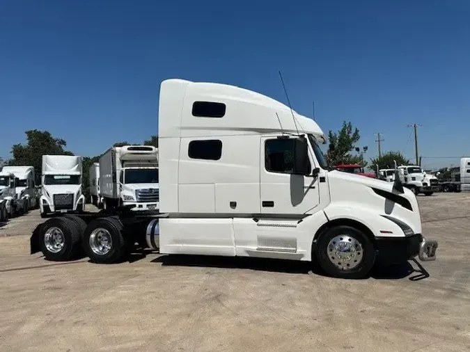 2019 VOLVO VNL64T760