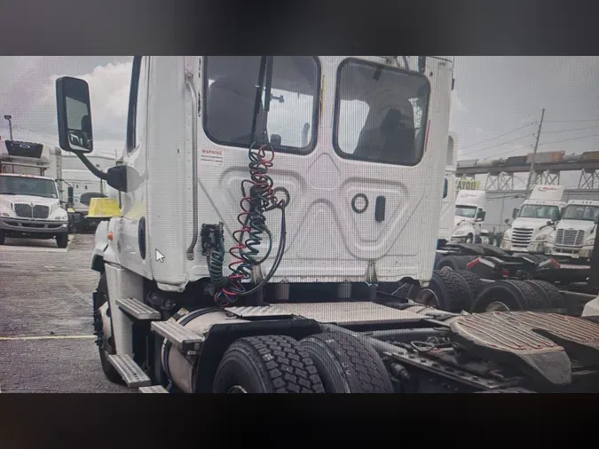 2019 FREIGHTLINER/MERCEDES CASCADIA 125