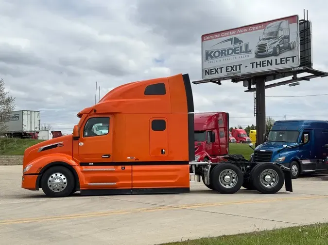 2023 PETERBILT 579