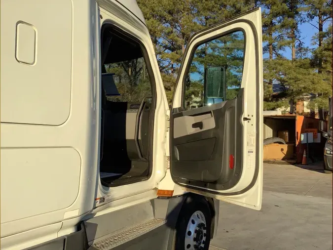 2020 Freightliner Cascadia