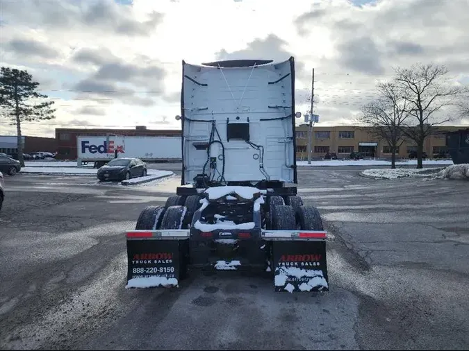 2019 VOLVO VNL760