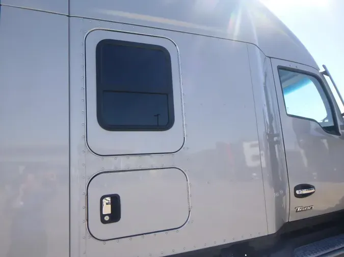 2023 Kenworth T680