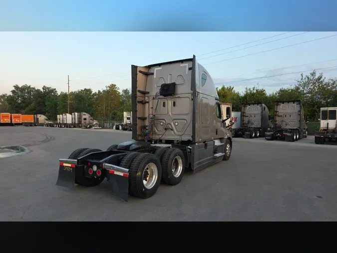 2023 Freightliner Cascadia 126