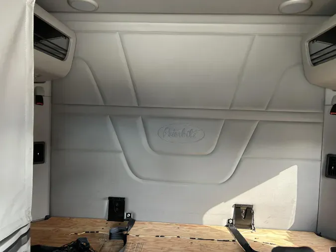 2020 Peterbilt 567