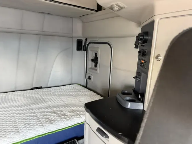 2022 Peterbilt 57951c8525221223ec2217f9082ecc2e077