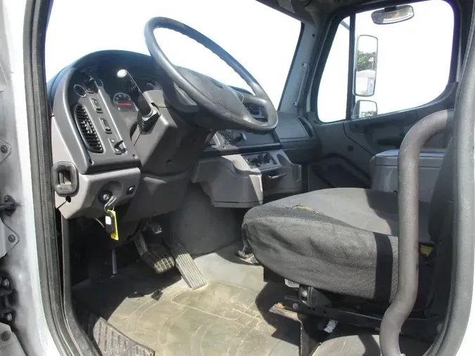2010 FREIGHTLINER M2 6X4