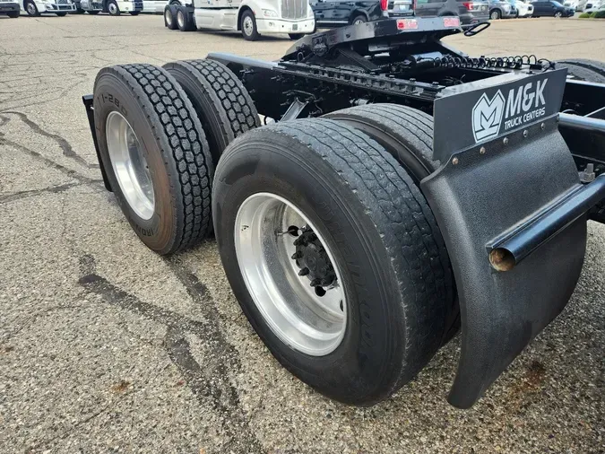 2024 VOLVO VNL64T860