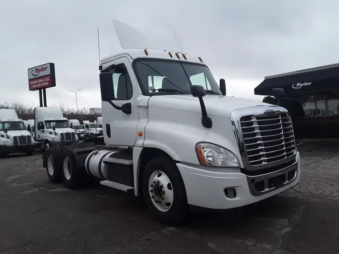 2016 FREIGHTLINER/MERCEDES CASCADIA 125