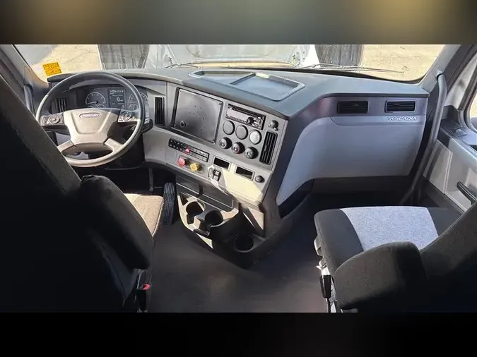 2022 FREIGHTLINER CA126