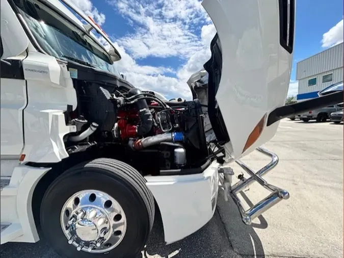 2023 Freightliner Cascadia 126
