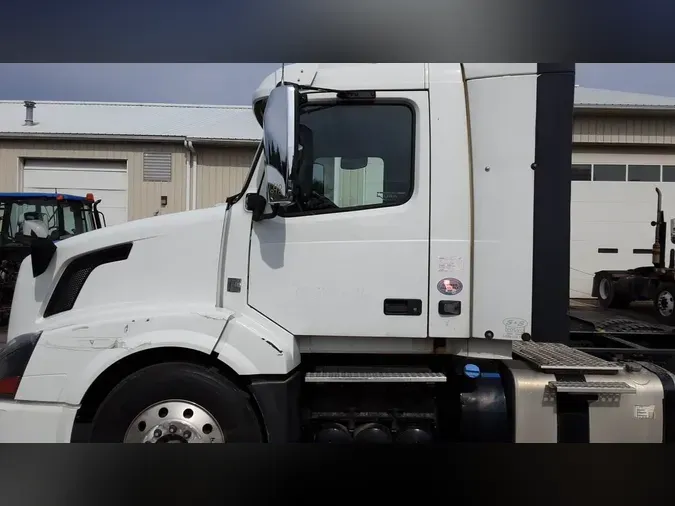 2016 Volvo VNL300