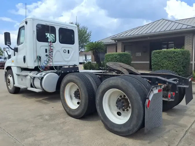 2019 FREIGHTLINER/MERCEDES CASCADIA 12551d381cf4fa5140be7833c96548f2471