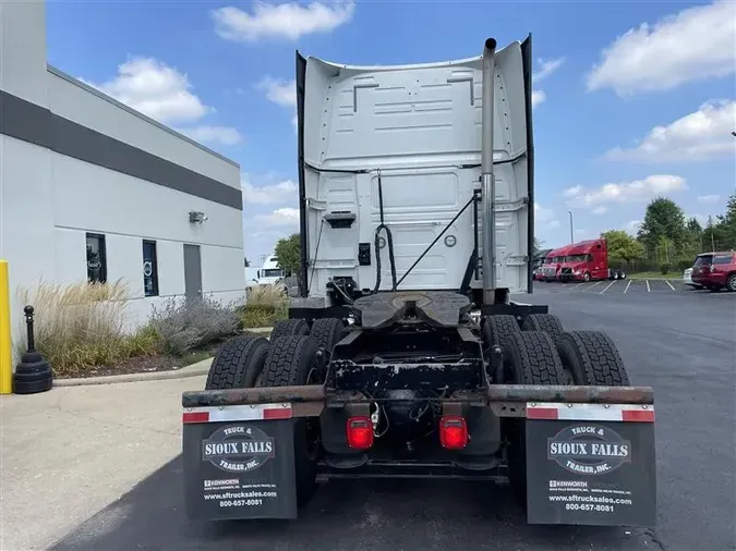 2019 VOLVO VNL860