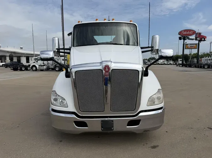 2021 Kenworth T68051db6caa6b897a3fce18bf7a3a1a8ba7