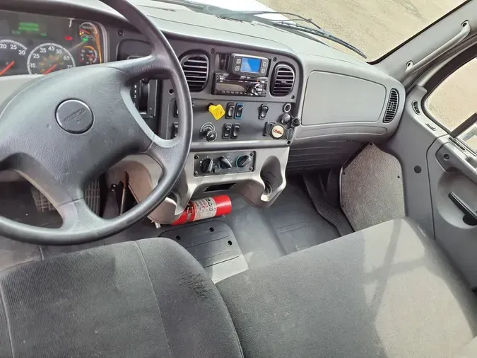 2018 FREIGHTLINER/MERCEDES M2 106