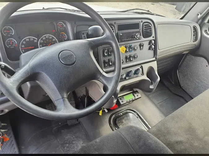 2020 FREIGHTLINER M2 106