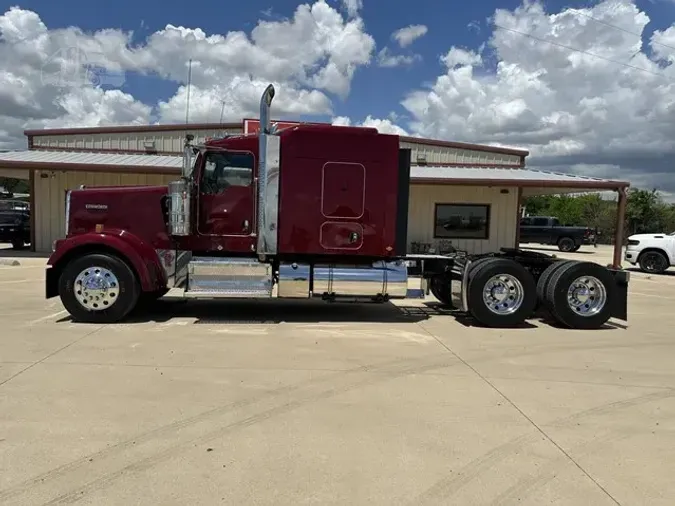 2023 KENWORTH W900L