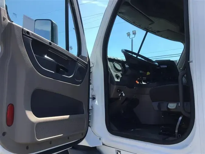 2015 FREIGHTLINER CASCADIA