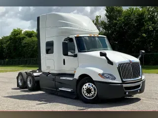2023 INT LT625 6x4