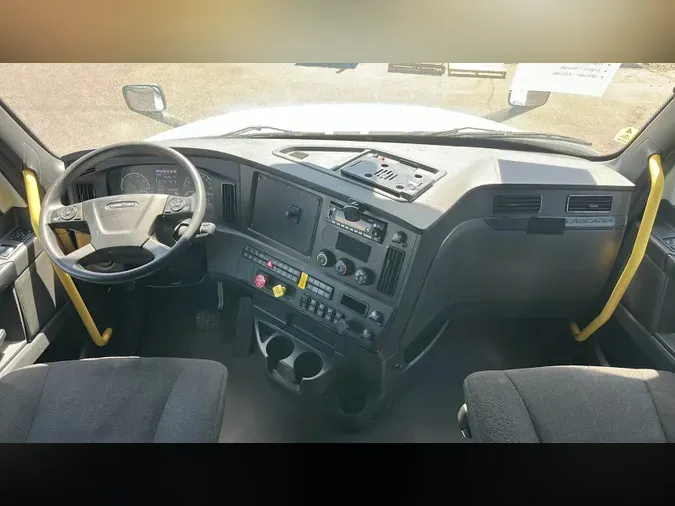 2024 Freightliner Cascadia 12651eae84b588fadbe855ffa572bed32d1