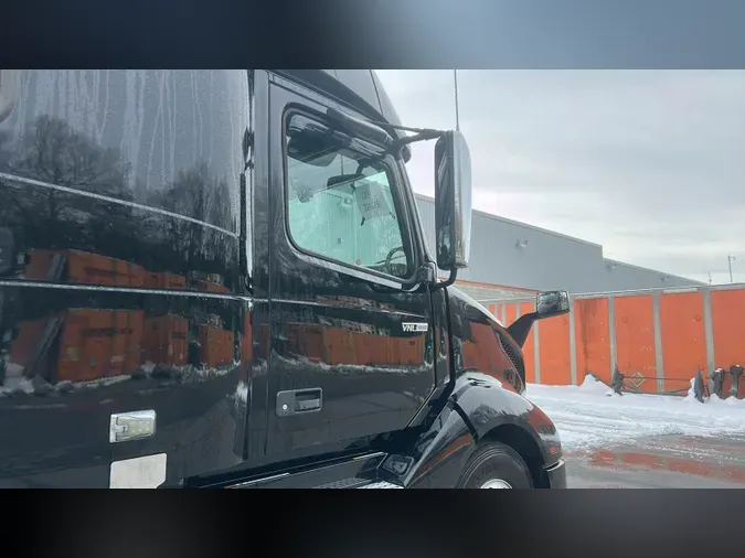 2023 Volvo VNL860