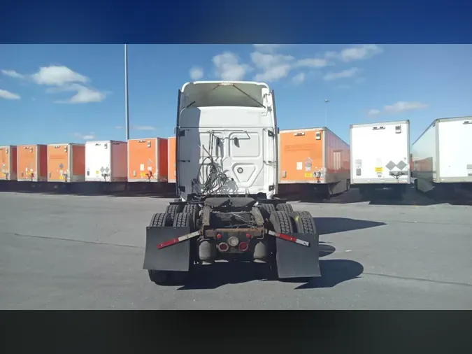 2021 Freightliner Cascadia 126