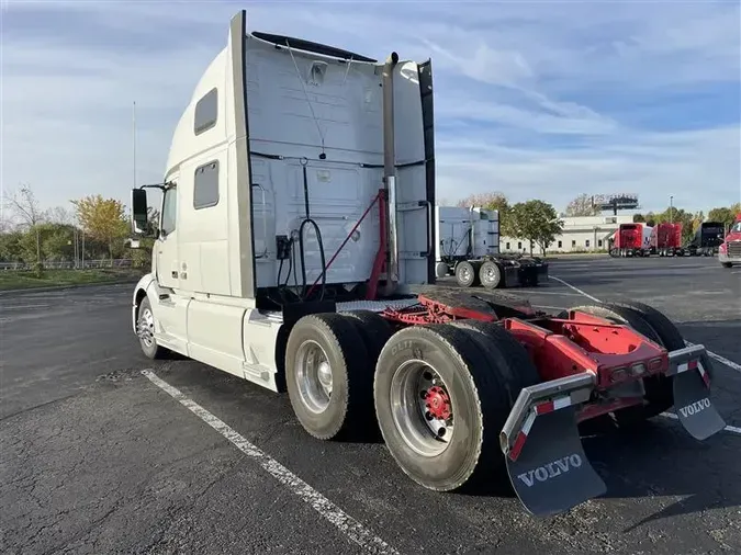 2020 VOLVO VNL860