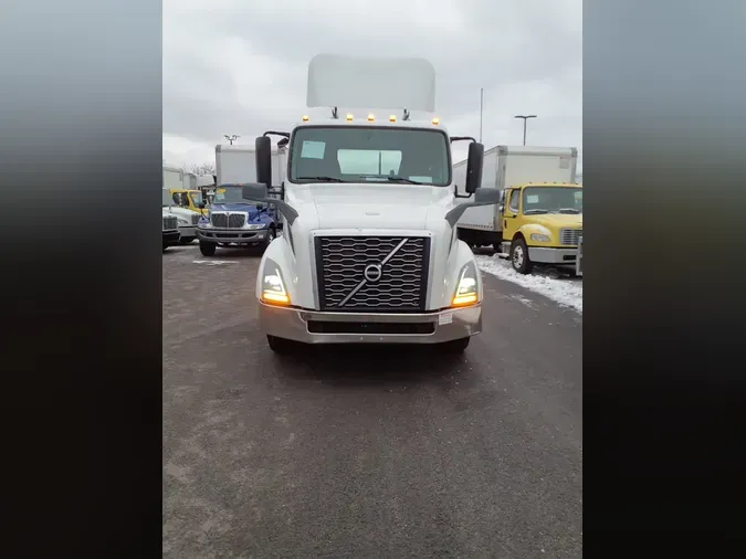 2019 VOLVO VNL64T-300