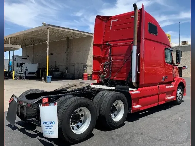 2015 VOLVO VNL64670