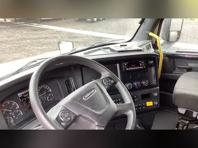 2024 Freightliner Cascadia