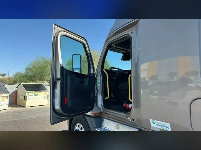 2024 Freightliner Cascadia 126