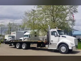 2023 Kenworth T880