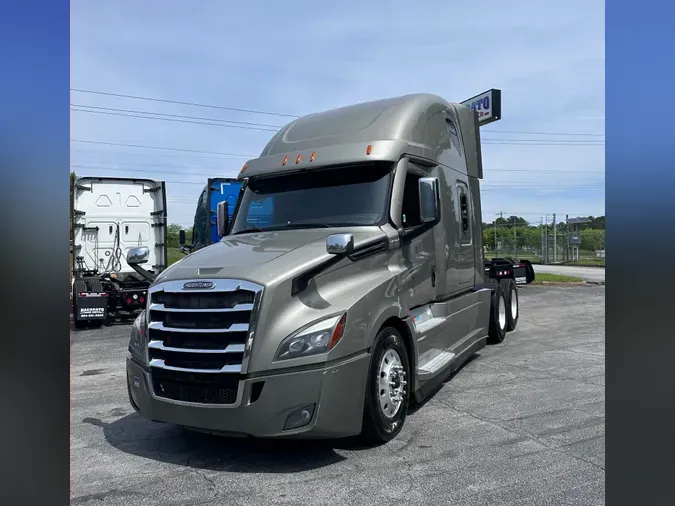 2020 FREIGHTLINER CASCADIA 126