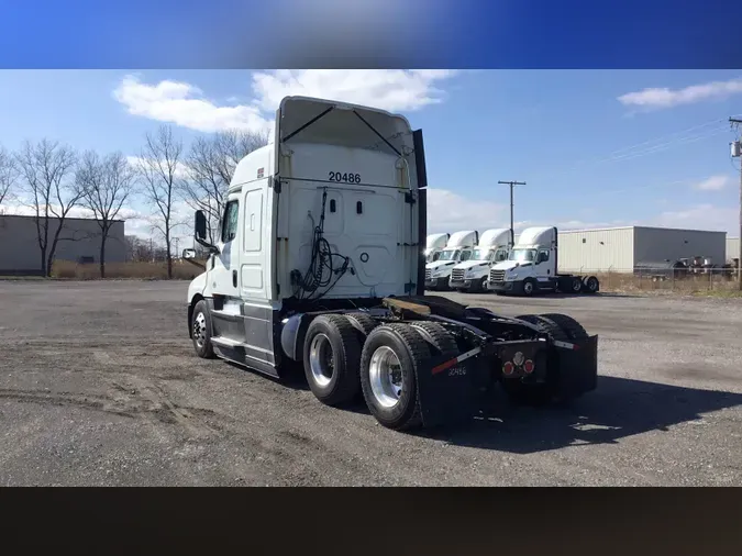 2021 Freightliner Cascadia 126