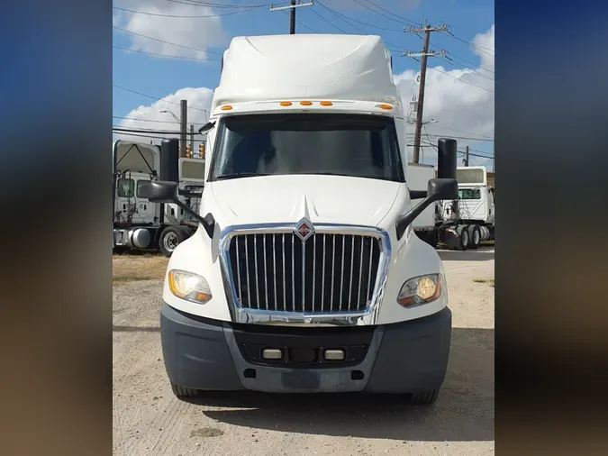 2019 NAVISTAR INTERNATIONAL LT625 SLPR CAB