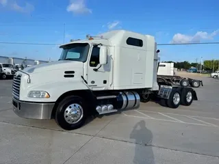2018 MACK CXU613